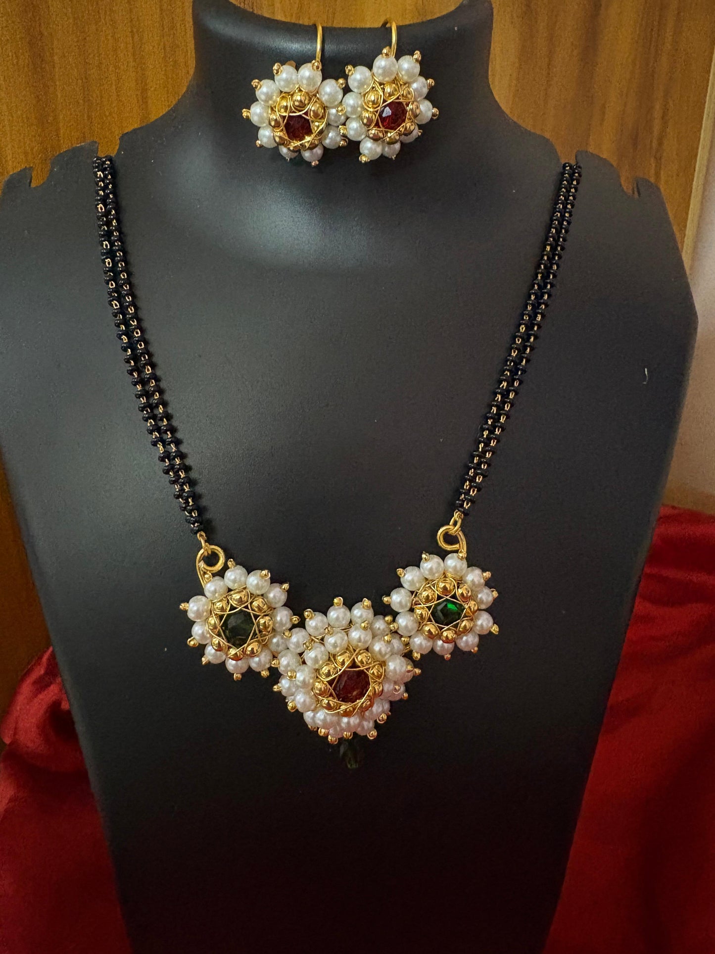 Eye of Endorra Necklace and Earrings set.